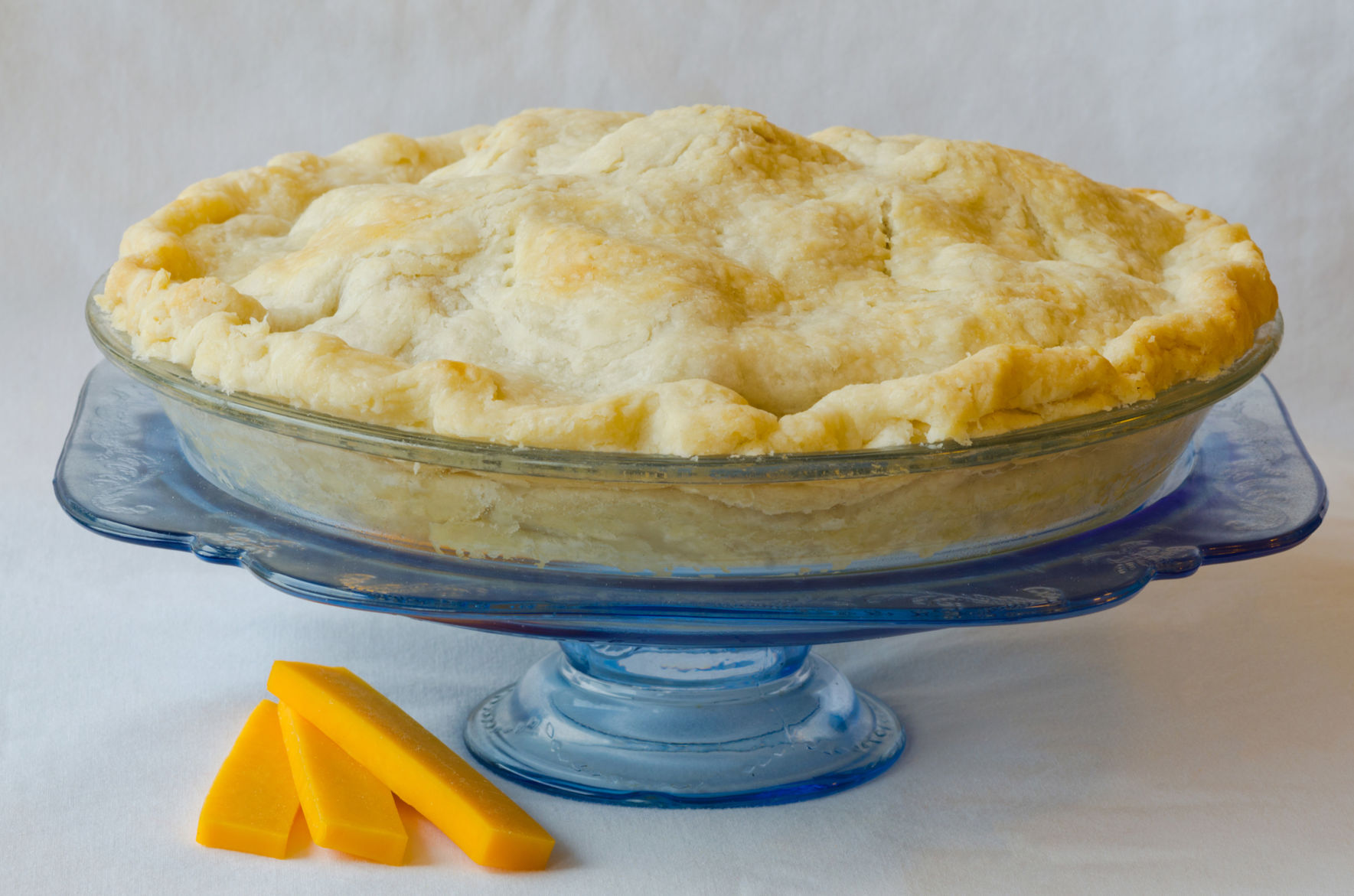 Cheddar cheese with apple pie (New England, the Midwest)